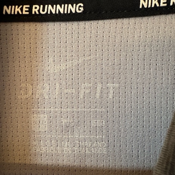 Nike Dri-FIT Men’s Gray Quarter Zip Pullover XL Athletic Top - Picture 4 of 7